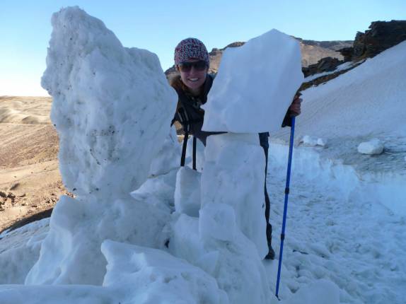 Muito gelo e neve em caminhada na região do Chacaltaya, na Bolívia